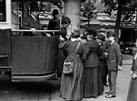 Autobus parisien a plateforme (1911)